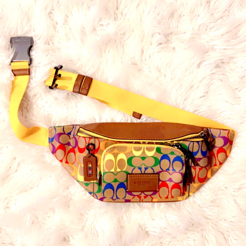 AUTHENTIC RAINBOW 🌈 COACH TRACK BELT BAG!